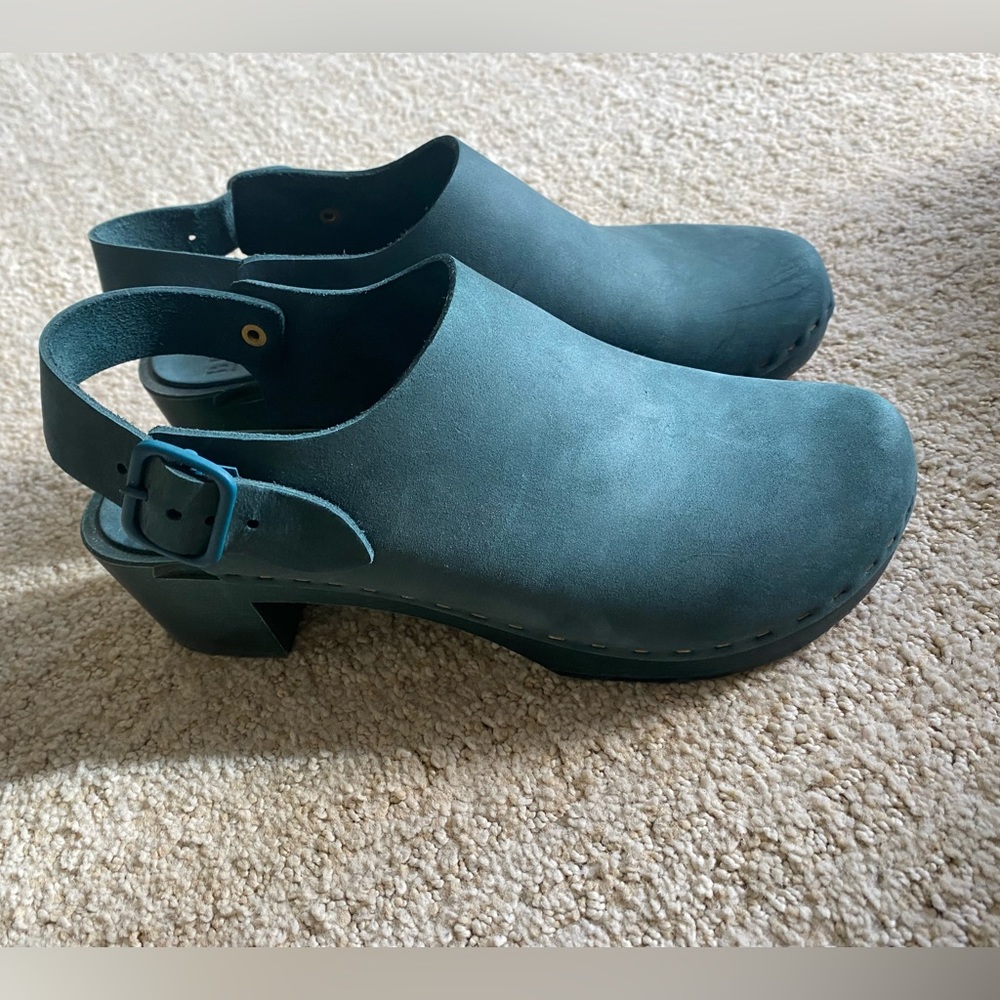 Bryr Clogs - Size 8/38